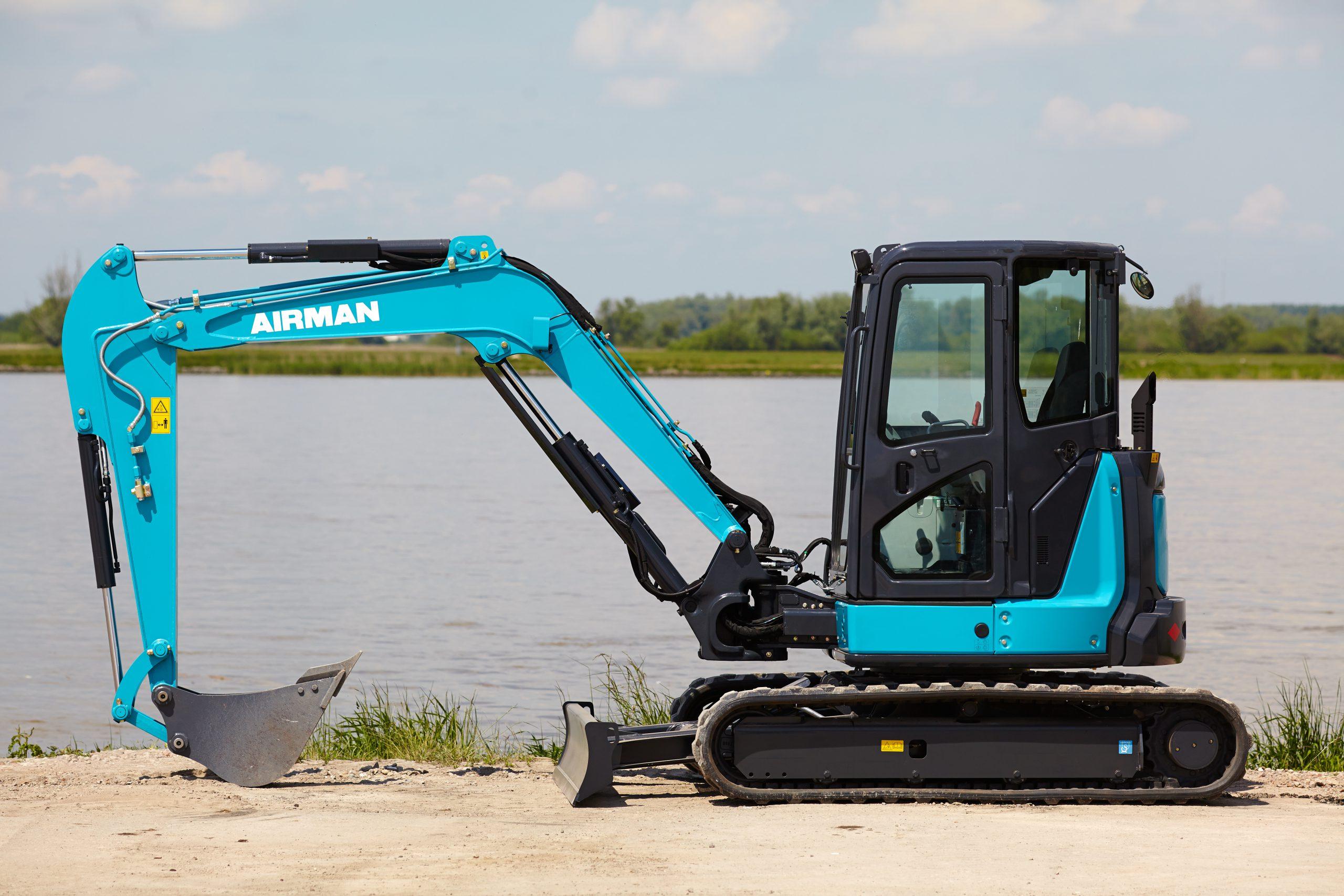 Мини-экскаватор Airman AX55U-7