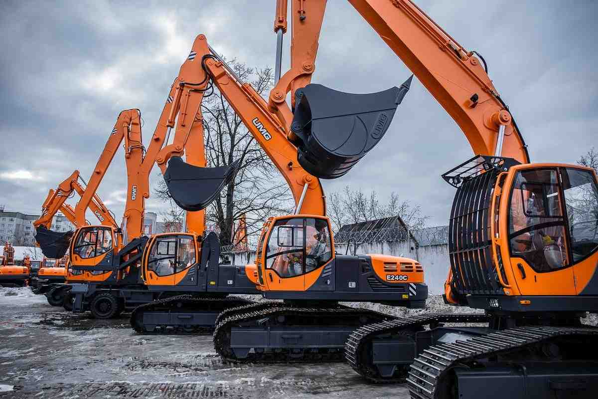 Экскаватор в лизинг