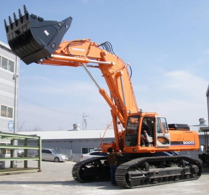Гусеничный экскаватор DOOSAN DX520LCA SFS